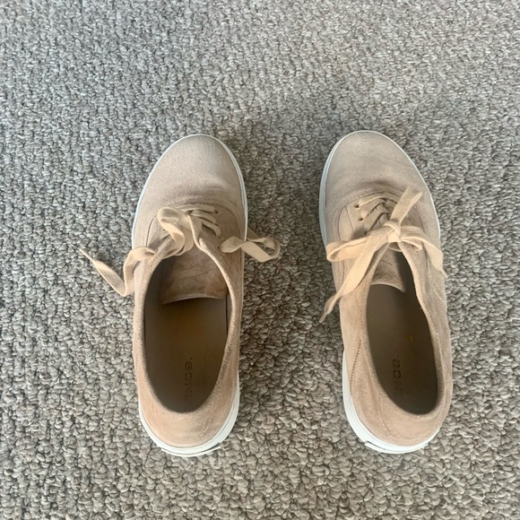 Vince Copley Platform Suede Sneaker - Picture 2 of 5